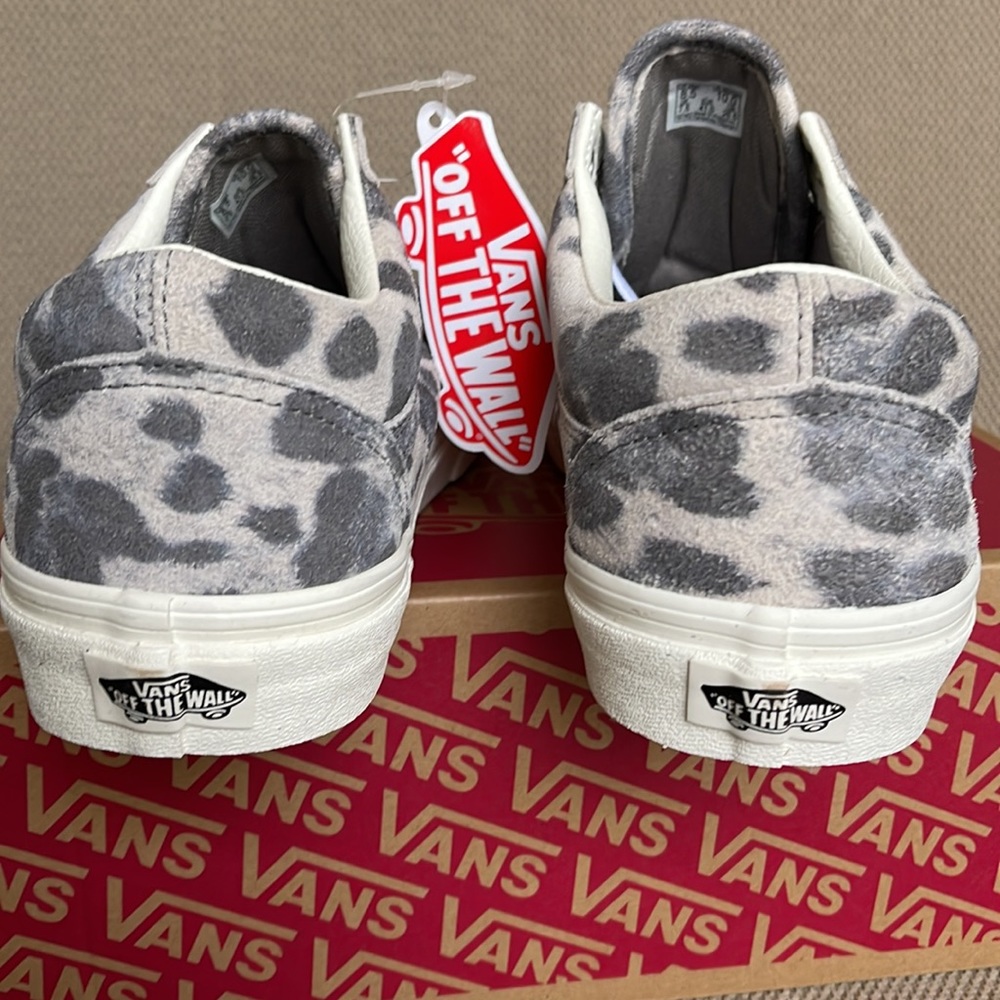 Vans Women's Gray and White Leopard Print Low Top Sneakers - Picture 14 of 16